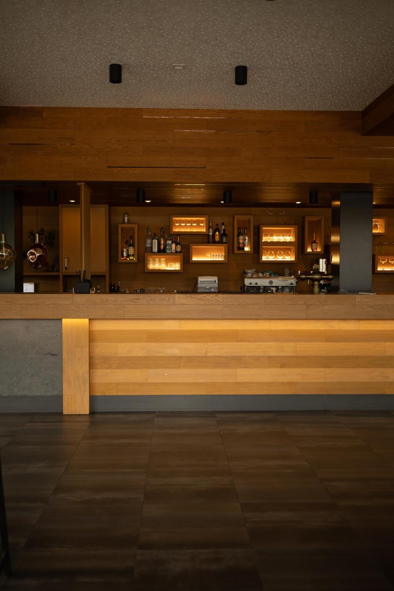 Jesenice  Gazda Hotel&Restaurant - Self Chek-In מראה חיצוני תמונה