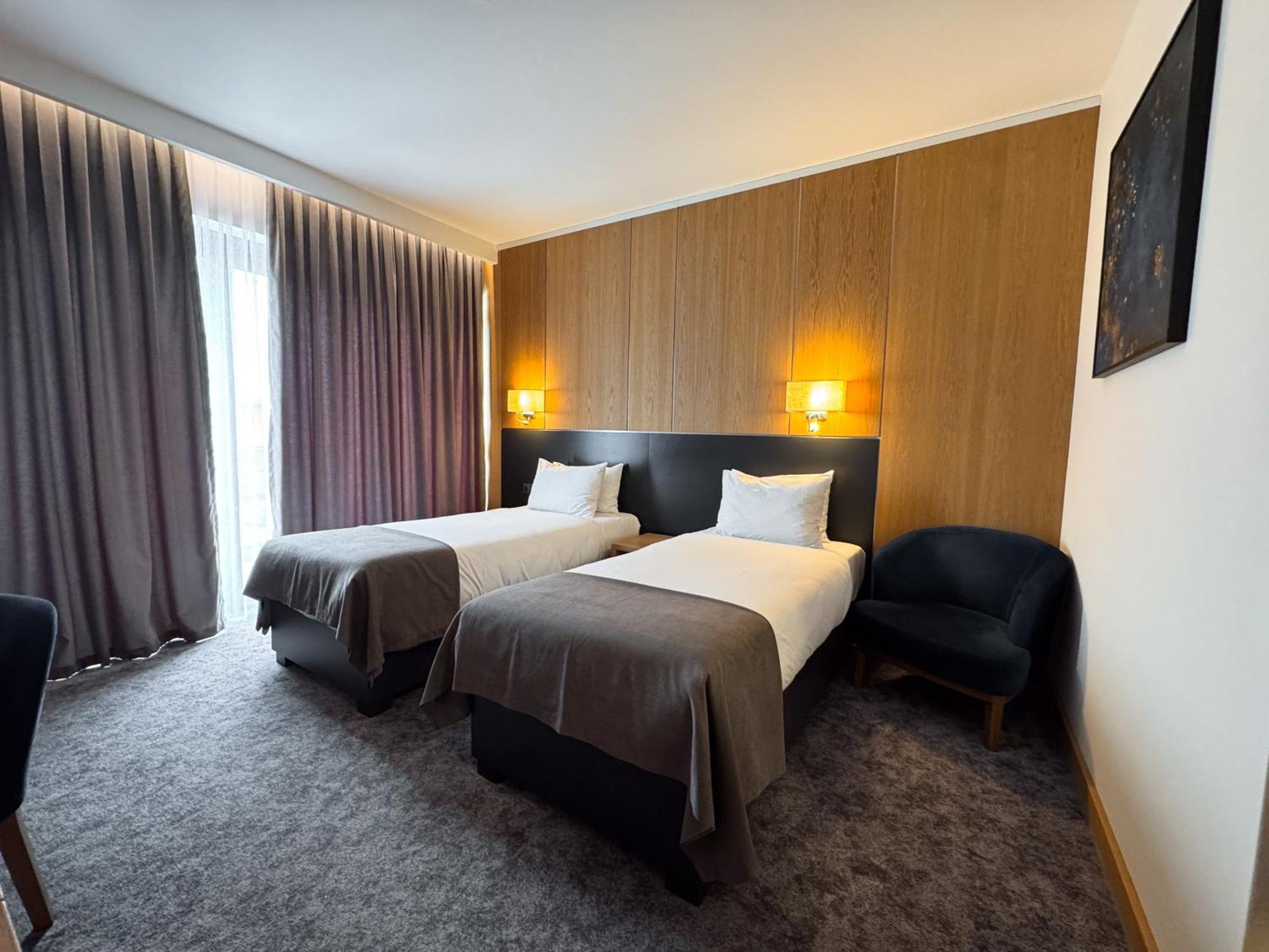 Jesenice  Gazda Hotel&Restaurant - Self Chek-In מראה חיצוני תמונה